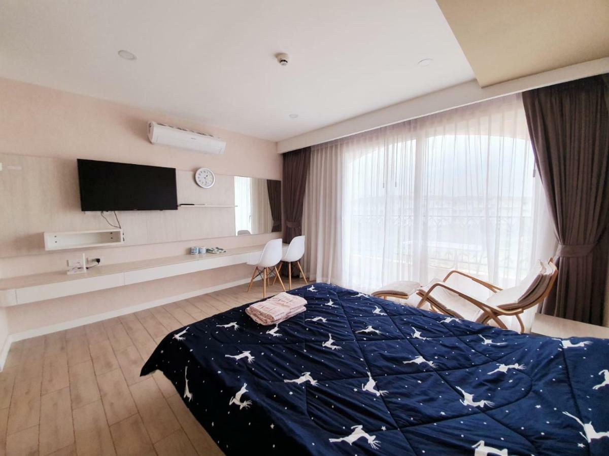 Seven Seas Condo By Dmitrii Praia de Jomtien Exterior foto