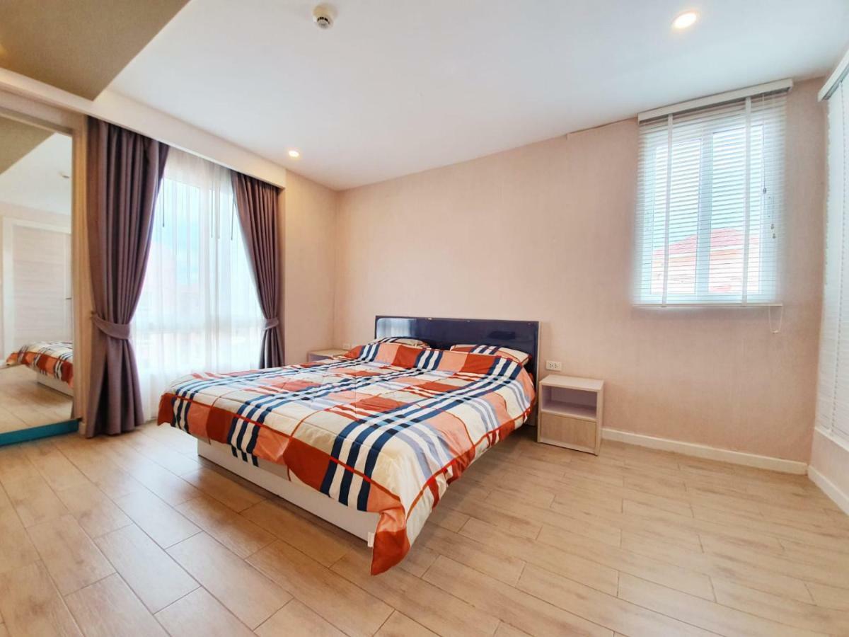 Seven Seas Condo By Dmitrii Praia de Jomtien Exterior foto